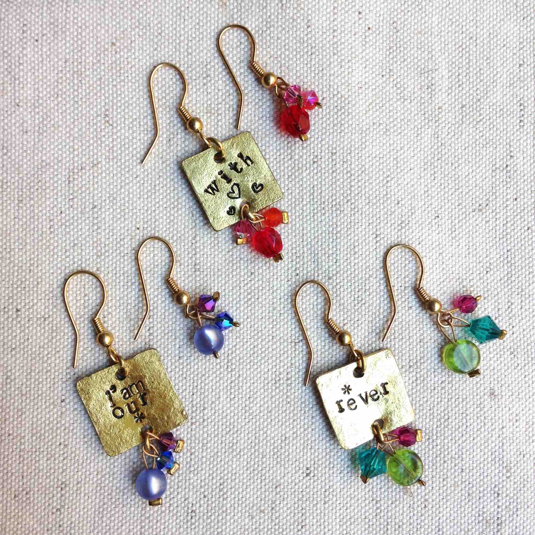 Boucles d'oreilles a message personnalisable